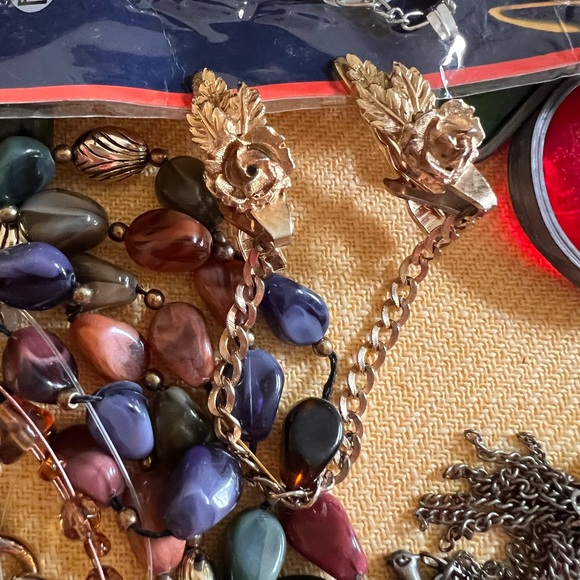 ☎️☎️ LAST CHANCE ☎️☎️ Jewelry Expo this and that! Vintage pieces. - Picture 15 of 17